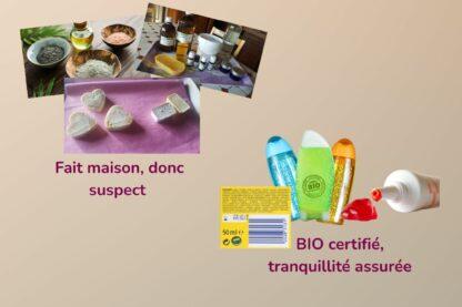 Comparaison entre produits d’hygiène faits maison et gels douche industriels “bio” avec ingrédients chimiques et emballages fluo.